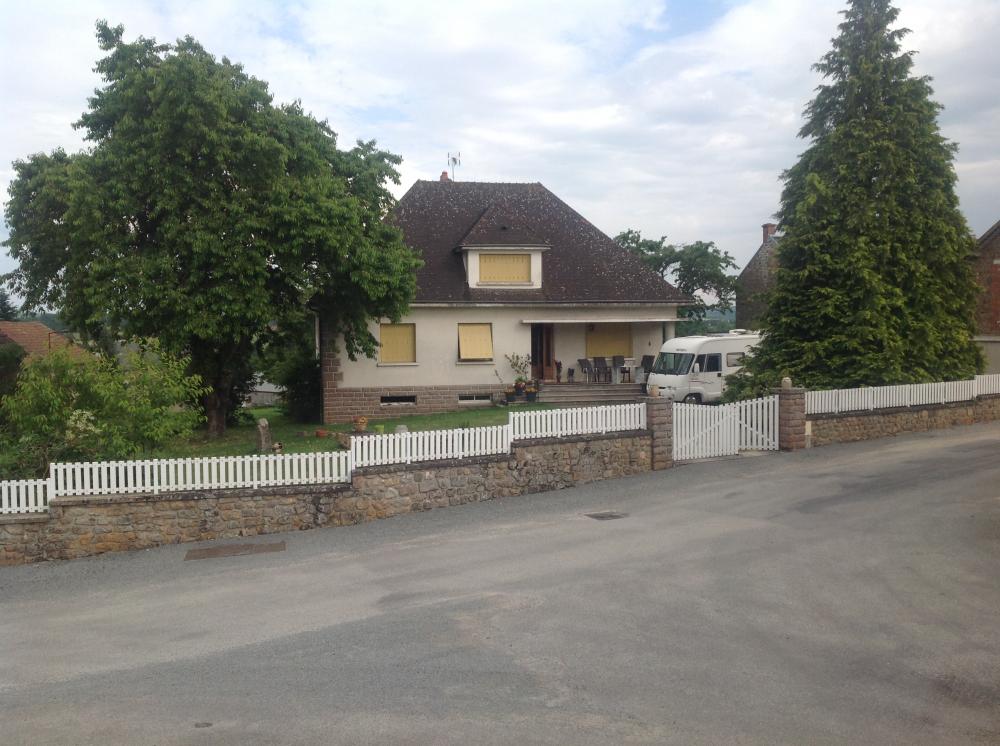 Huizenruil: Villa in Rougnat