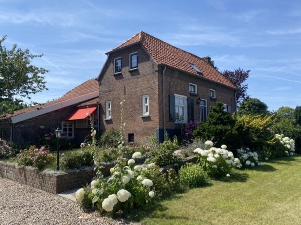 Huizenruil: Vrijstaand huis in Beneden Leeuwen
